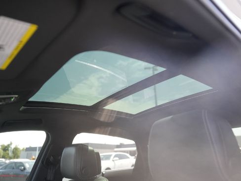 Certified 2023 Audi e-tron S Prestige image 20