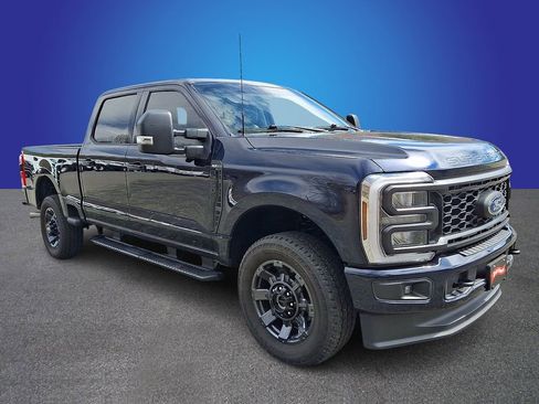 Used 2024 Ford F250 XLT w/ XLT Premium Package image 3