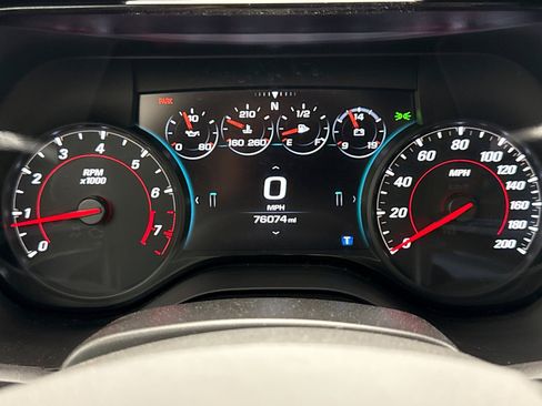 Used 2018 Chevrolet Camaro SS RWD image 13