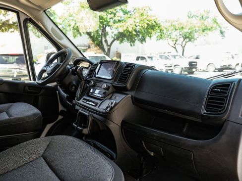 Used 2024 RAM ProMaster 2500 FWD image 12