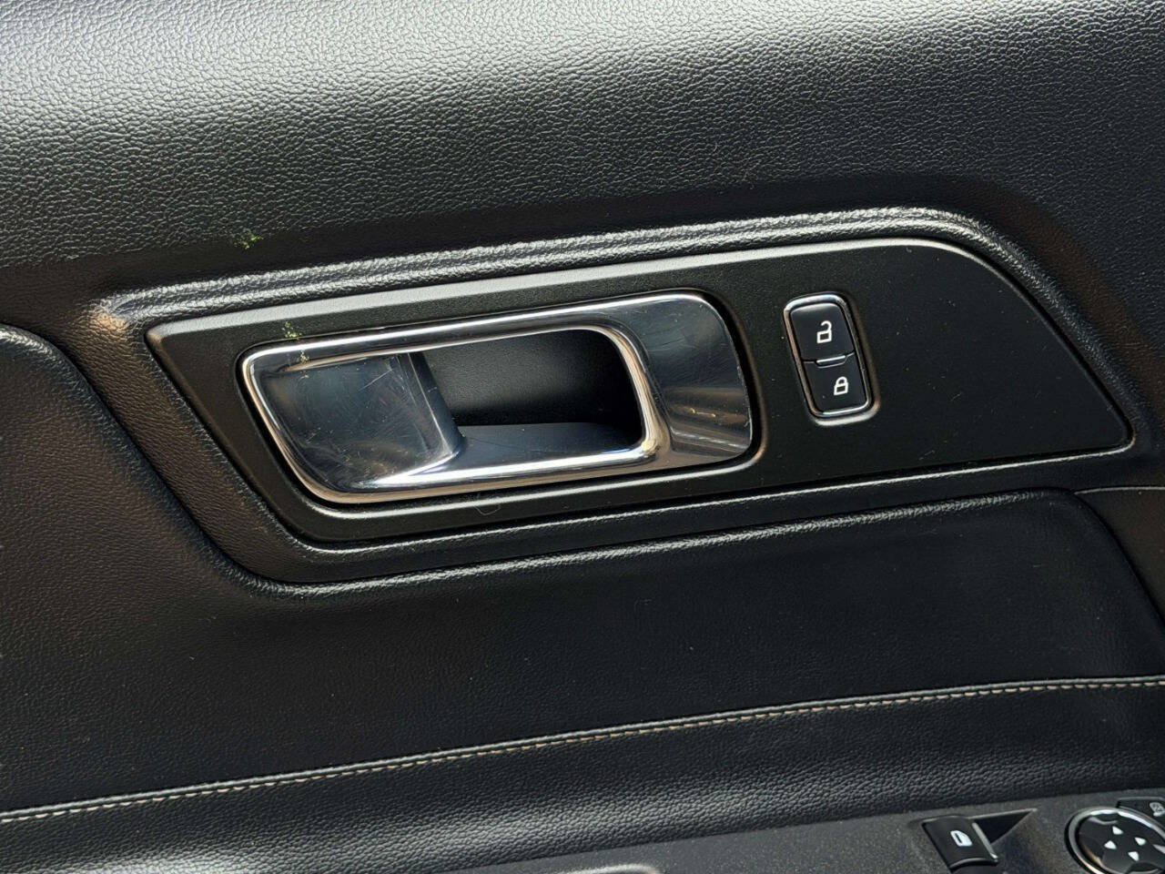 Used 2017 Ford Mustang GT Premium RWD image 15