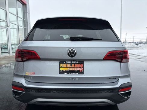 Used 2024 Volkswagen Taos SE image 6