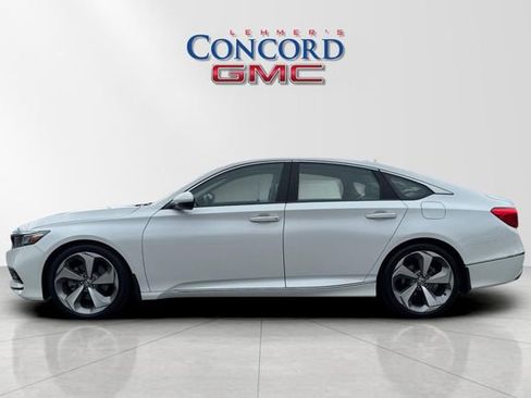 Used 2018 Honda Accord Touring image 7