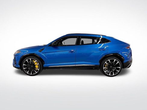 Used 2021 Lamborghini Urus image 2