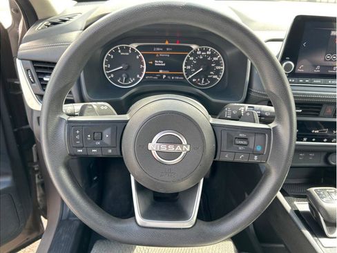 Used 2024 Nissan Rogue SV image 15