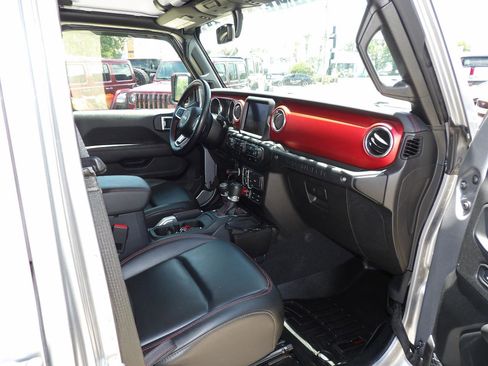 Used 2021 Jeep Wrangler Unlimited Rubicon AWD/4WD image 13