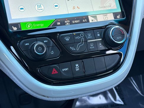 Used 2020 Chevrolet Bolt Premier w/ Infotainment Package image 30