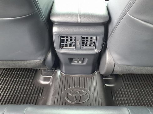 Used 2025 Toyota RAV4 XSE AWD/4WD image 6
