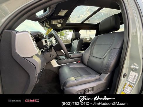 Used 2024 Toyota Tundra Platinum w/ TRD Off-Road Package AWD/4WD image 6
