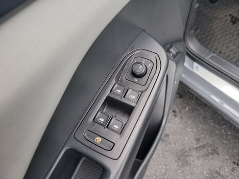 Used 2023 Volkswagen Taos SE w/ Black Wheel Package FWD image 14