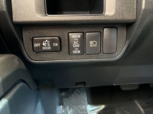 Used 2019 Toyota Tacoma TRD Sport image 34