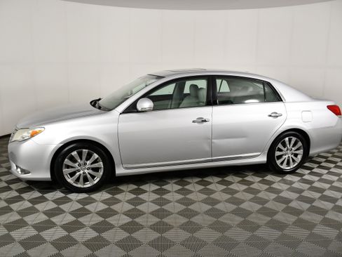 Used 2012 Toyota Avalon Limited FWD image 9