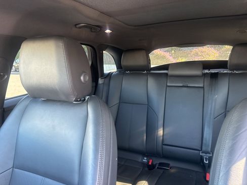 Used 2025 Land Rover Range Rover Velar Dynamic SE image 12