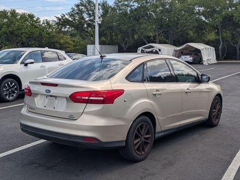 Used 2018 Ford Focus SE image 5