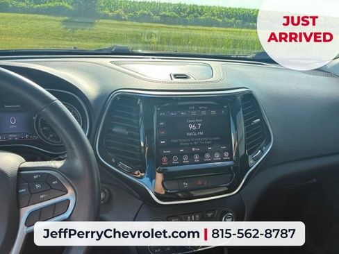 Used 2019 Jeep Cherokee Limited AWD/4WD image 11
