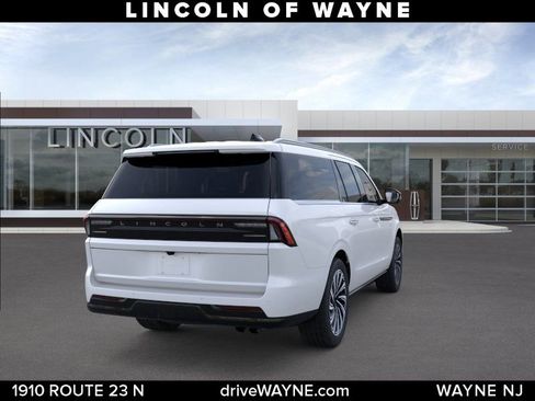 New 2025 Lincoln Navigator L Black Label AWD/4WD image 9