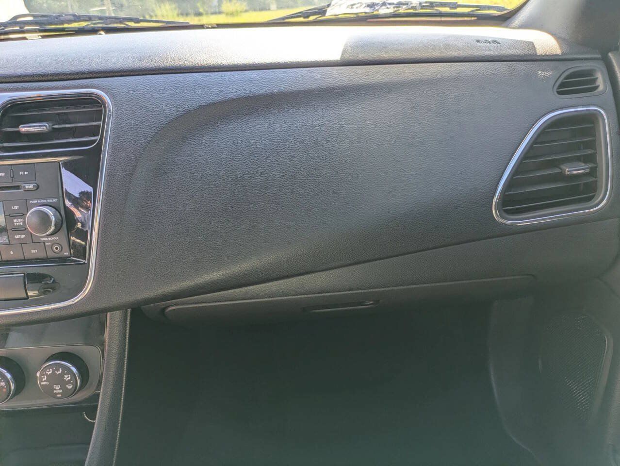 Used 2012 Chrysler 200 Touring FWD image 26