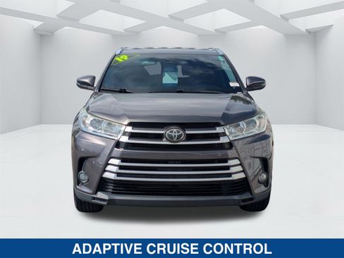 Used 2019 Toyota Highlander XLE FWD image 9