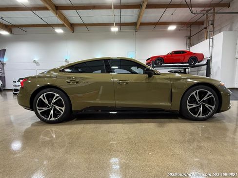 Used 2022 Audi e-tron GT Prestige w/ Prestige Package image 32