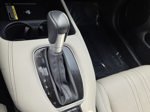 Certified 2024 Honda HR-V EX-L image 18