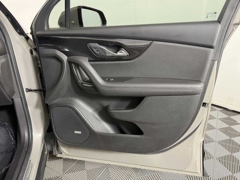 Used 2021 Chevrolet Blazer RS w/ Enhanced Convenience Package FWD image 11