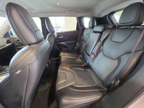 Used 2020 Jeep Cherokee Limited AWD/4WD image 29
