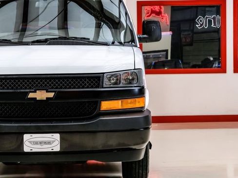 Used 2023 Chevrolet Express 3500 LS image 34