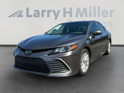Used 2022 Toyota Camry LE w/ Carpet Mat Package (TMS) image 1