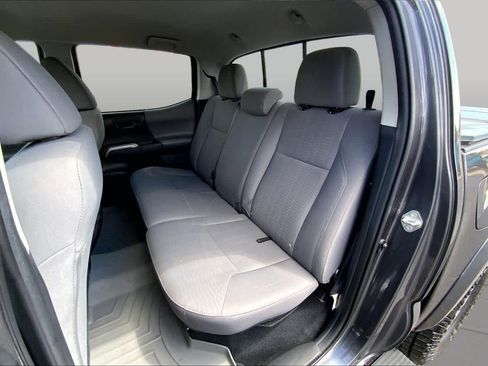 Used 2019 Toyota Tacoma SR5 RWD image 21