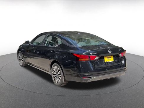 Used 2026 Nissan Altima 2.5 SV FWD image 11