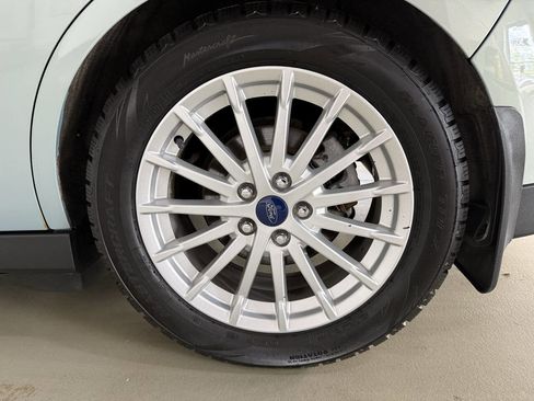 Used 2014 Ford C-MAX SE w/ Equipment Group 203A FWD image 29