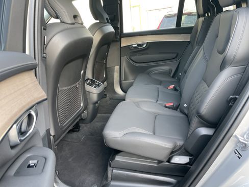 Used 2025 Volvo XC90 B6 Plus image 31