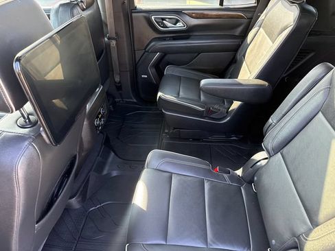 Used 2021 Chevrolet Tahoe Premier RWD image 18