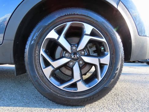 Used 2022 Kia Sportage LX image 8