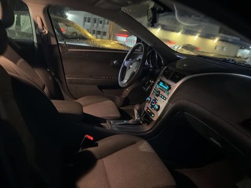 Used 2010 Chevrolet Malibu LT w/ Power Convenience Package image 9