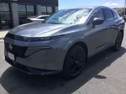 New 2025 Nissan Murano SV image 2