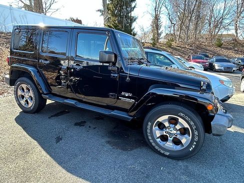 Used 2016 Jeep Wrangler Unlimited Sahara AWD/4WD image 4