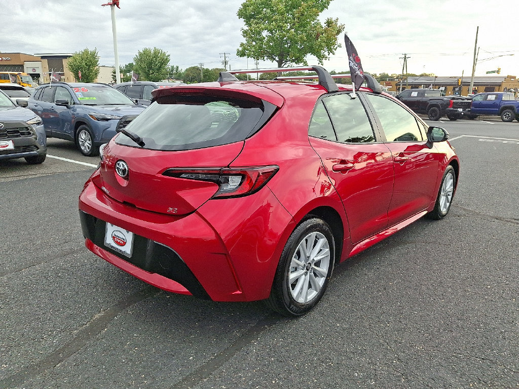 Used 2027 Toyota Corolla SE FWD image 6