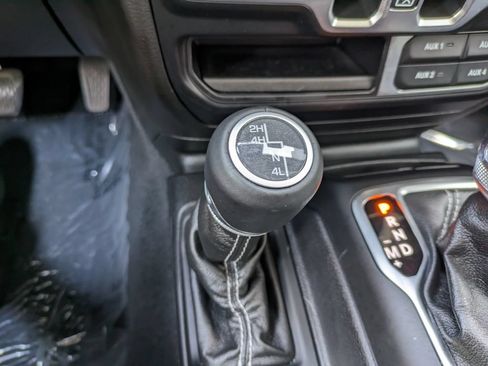 Used 2020 Jeep Gladiator Overland AWD/4WD image 28