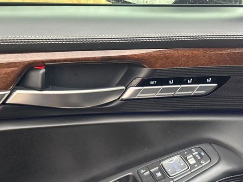 Used 2017 Genesis G90 5.0 Ultimate image 23