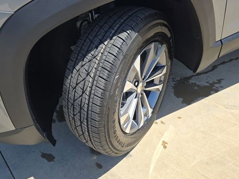 New 2026 Chevrolet Equinox LT w/ Convenience Package II FWD image 31