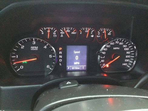 Used 2018 Chevrolet Silverado 1500 Custom w/ Custom Value Package image 13