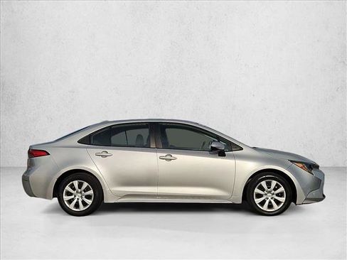 Used 2024 Toyota Corolla LE FWD image 4