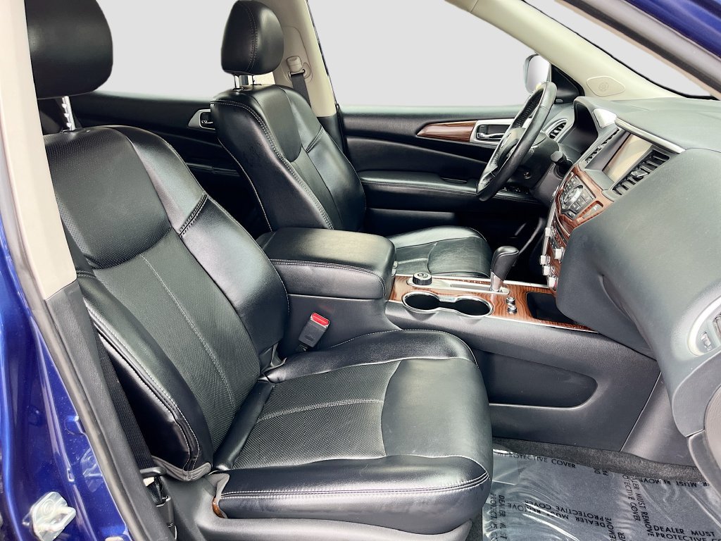 Used 2020 Nissan Pathfinder Platinum AWD/4WD image 30