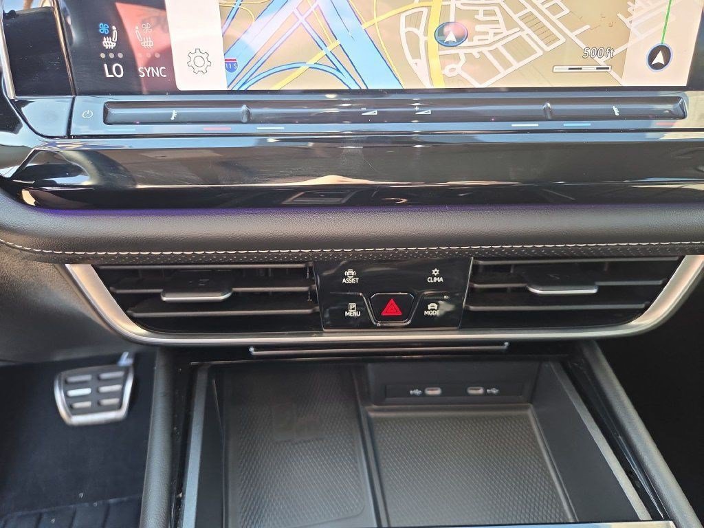 Used 2024 Volkswagen Atlas SEL Premium R-Line AWD/4WD image 23