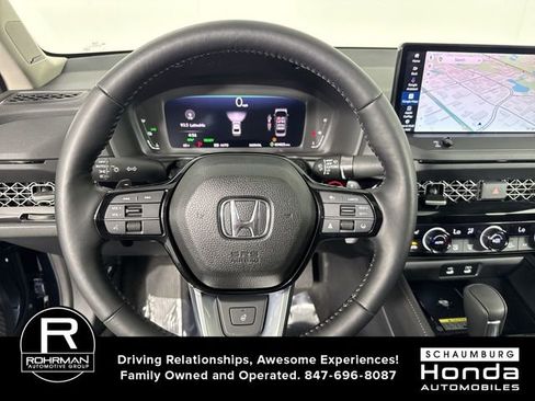 Used 2025 Honda Accord Touring image 12