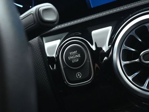 Used 2025 Mercedes-Benz CLA 250 image 41