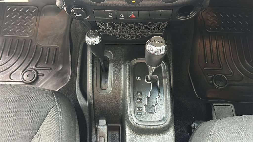Used 2017 Jeep Wrangler Sport w/ Connectivity Group AWD/4WD image 26