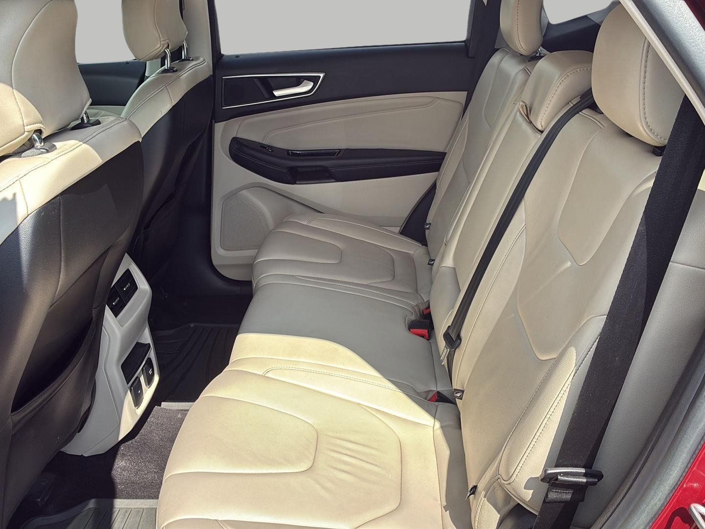 Used 2017 Ford Edge Titanium w/ Technology Package FWD image 20