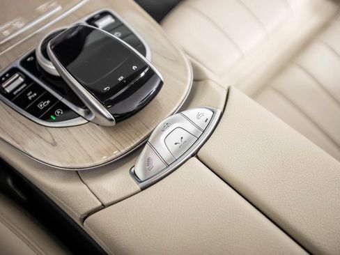 Used 2023 Mercedes-Benz E 450 Cabriolet image 38